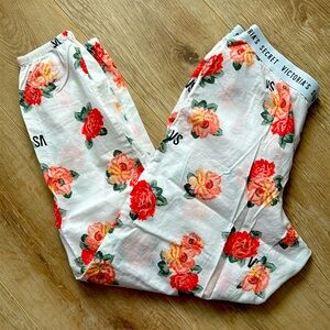 Victoria’s Secret lounge/pajama with pockets size small